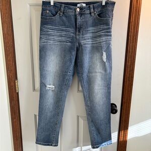 📦Bundle for $5! Royalty distressed skinny jean medium wash size 16